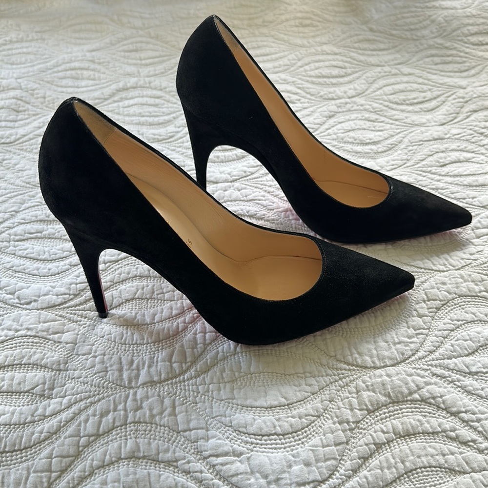 CHRISTIAN LOUBOUTIN Black Suede Pumps